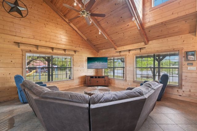 7956 S State HWY 78, Leonard, TX 75452