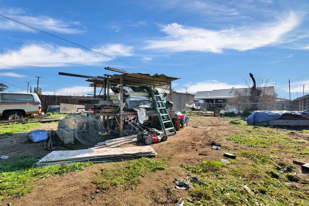 Image 18 of property listing at 3743 E Mckinley Avenue, Fresno, CA 93703