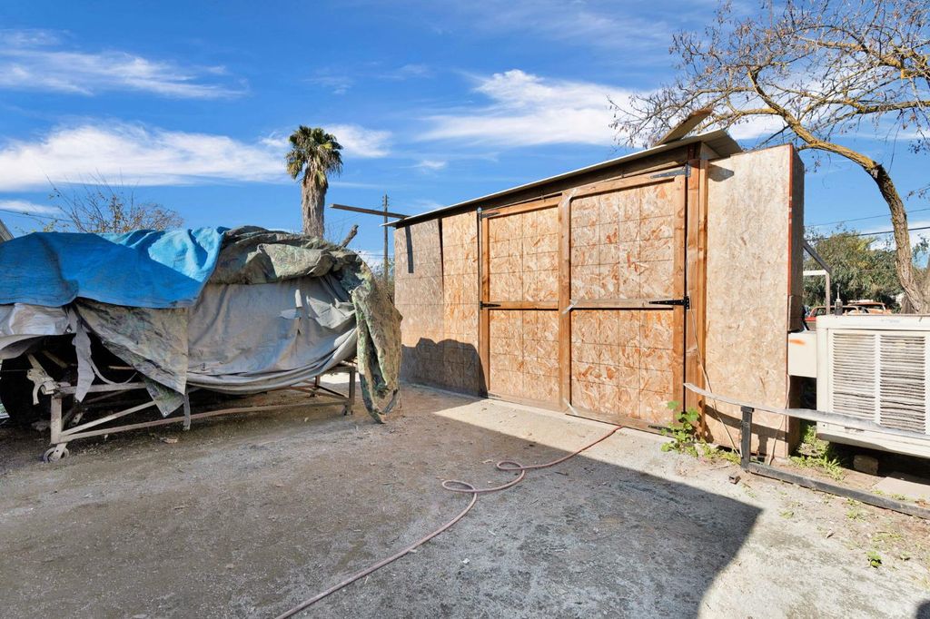 Image 19 of property listing at 3743 E Mckinley Avenue, Fresno, CA 93703