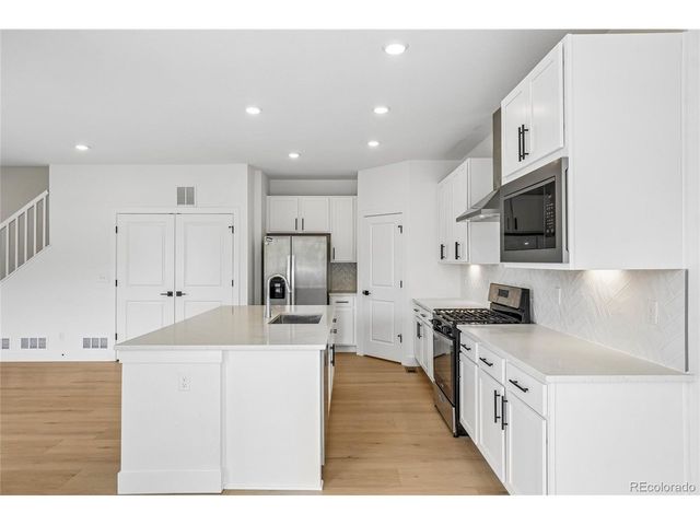 2934 Buffalo Fork Ln, Longmont, CO 80503