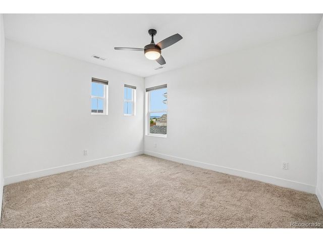 2934 Buffalo Fork Ln, Longmont, CO 80503
