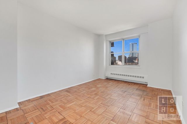 575 Grand St Apt 1105, New York City, NY 10002