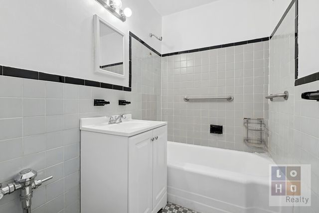 575 Grand St Apt 1105, New York City, NY 10002