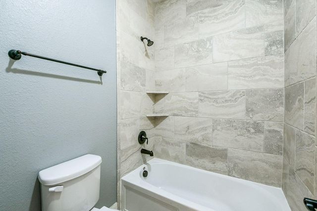 162 Hunter Hollow Drive, Montgomery, TX 77316