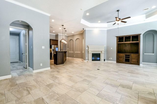 162 Hunter Hollow Drive, Montgomery, TX 77316