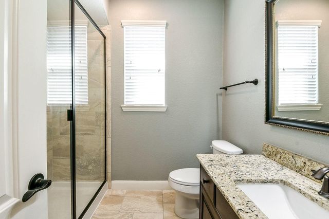 162 Hunter Hollow Drive, Montgomery, TX 77316