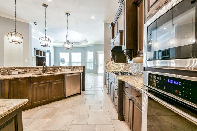 162 Hunter Hollow Drive, Montgomery, TX 77316