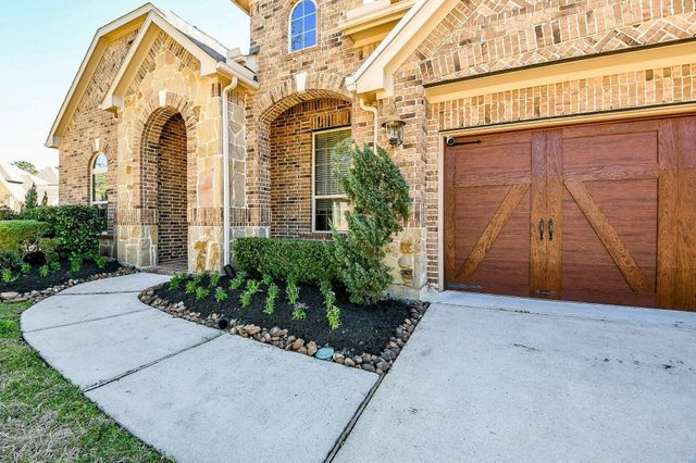 162 Hunter Hollow Drive, Montgomery, TX 77316