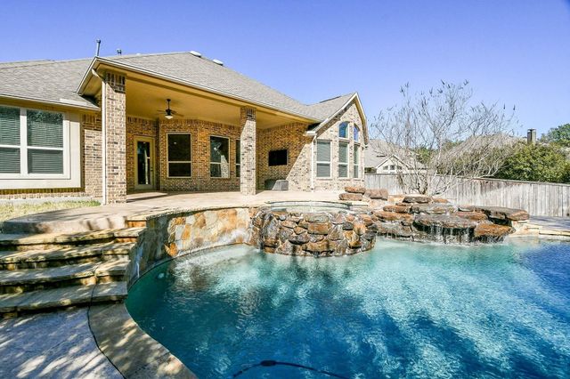 162 Hunter Hollow Drive, Montgomery, TX 77316