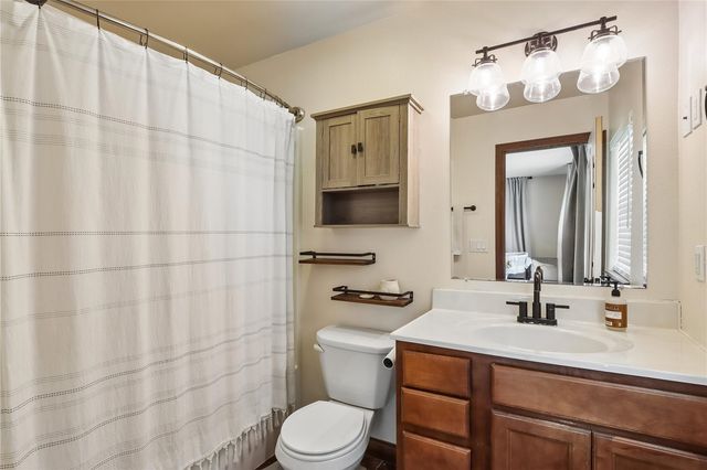 1542 Red Oak Dr, North Liberty, IA 52317