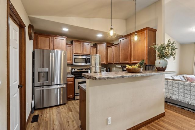 1542 Red Oak Dr, North Liberty, IA 52317