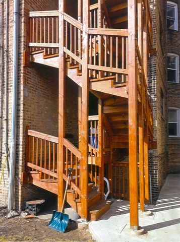 7847 S Paxton Avenue, Chicago, IL 60649