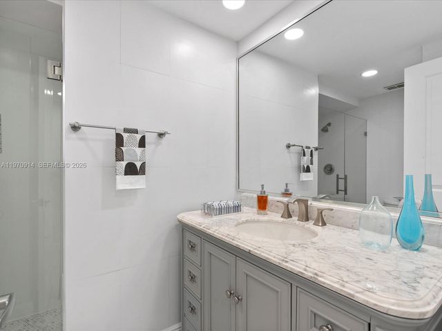 336 N Birch Rd PH, Fort Lauderdale, FL 33304