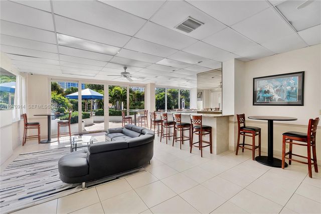 336 N Birch Rd PH, Fort Lauderdale, FL 33304