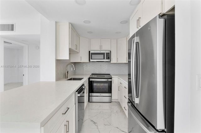 336 N Birch Rd PH, Fort Lauderdale, FL 33304