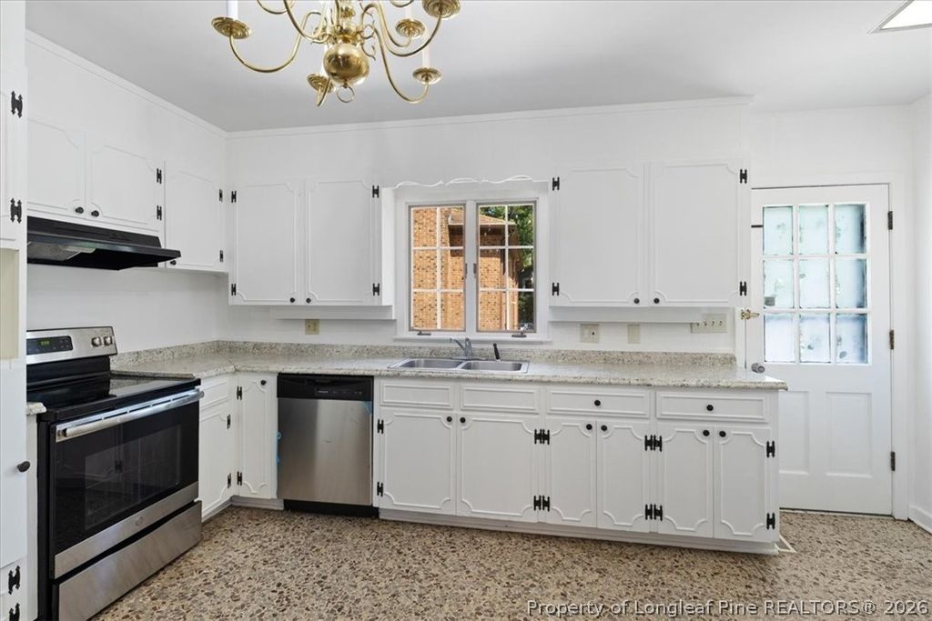 1946 Forest Hills Drive, Fayetteville, NC 28303 — photo 16