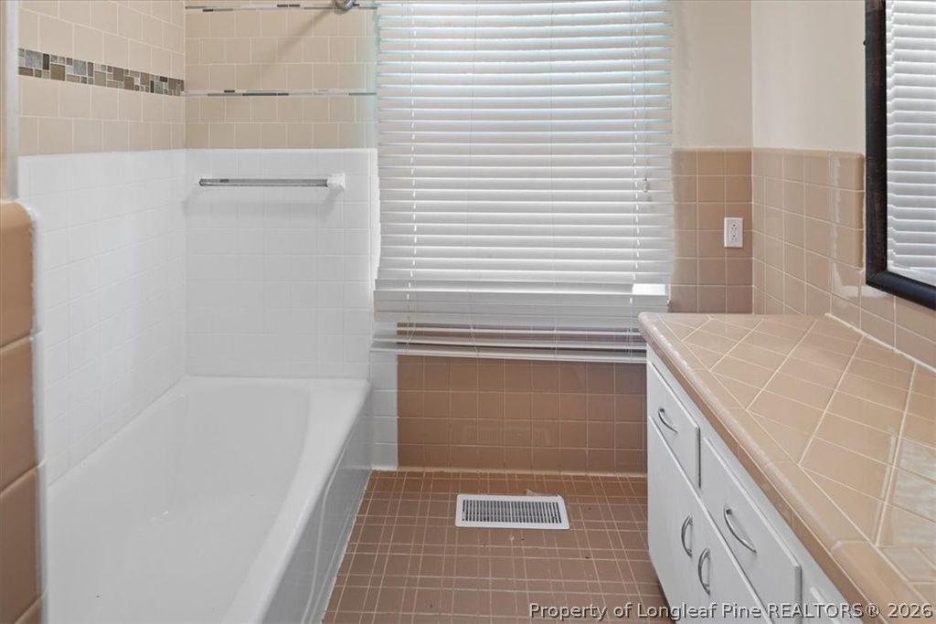1946 Forest Hills Drive, Fayetteville, NC 28303 — photo 25
