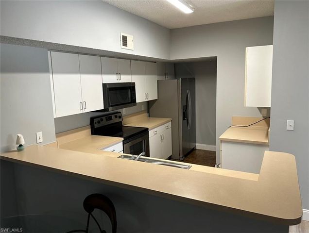1875 Florida Club DR 7309, Naples, FL 34112