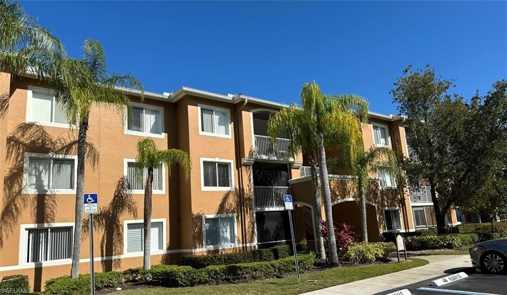 1875 Florida Club DR 7309, Naples, FL 34112