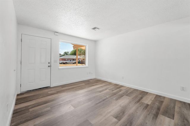 3025 SE 51st Street, Oklahoma City, OK 73135