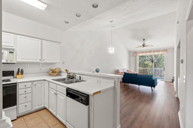 620 River Oaks Dr Apt 53H, Myrtle Beach, SC 29579