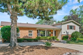 330 N Country Club Drive, Addison, IL 60101