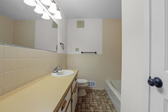 5492 Altura Road NE, Fridley, MN 55421