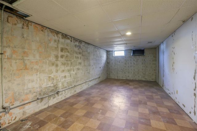 5492 Altura Road NE, Fridley, MN 55421