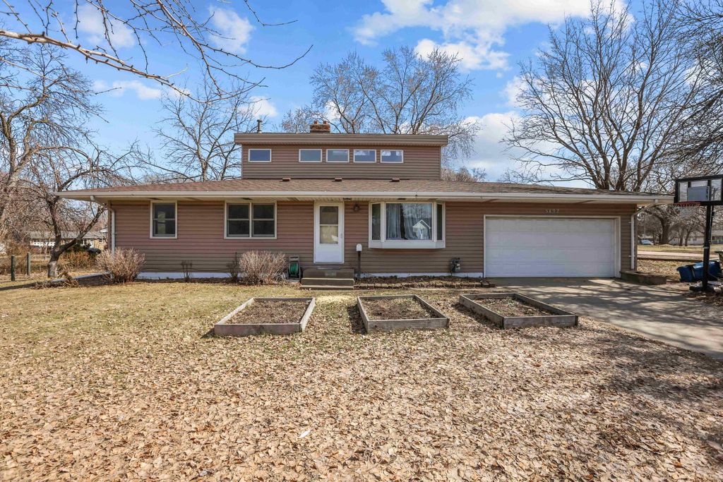 5492 Altura Road NE, Fridley, MN 55421