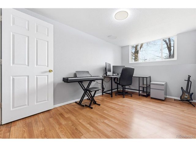 10050 W Kline Dr, Denver, CO 80215