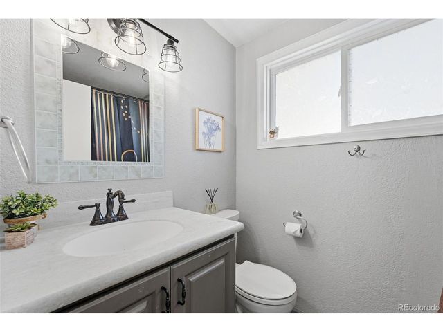 10050 W Kline Dr, Denver, CO 80215