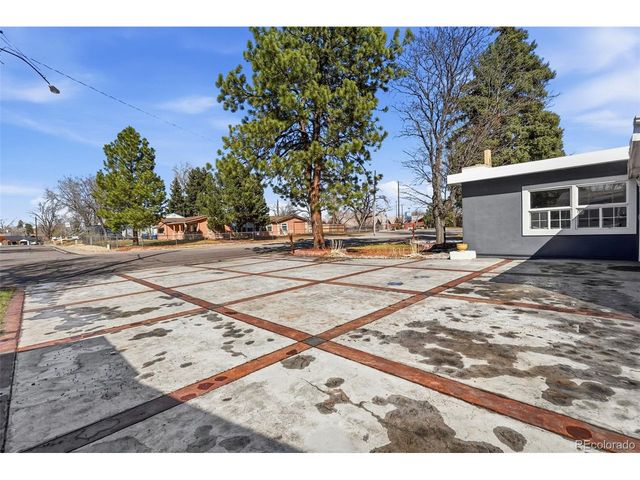 10050 W Kline Dr, Denver, CO 80215