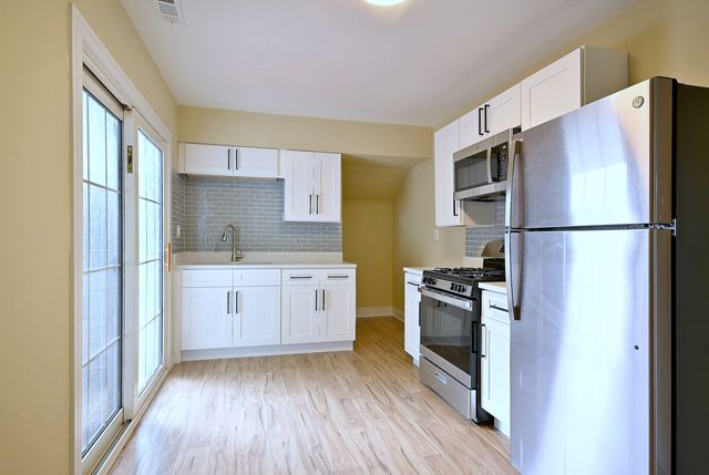 6424 Sinclair Avenue, Berwyn, IL 60402