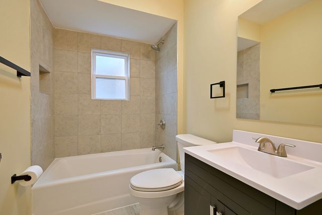 6424 Sinclair Avenue, Berwyn, IL 60402