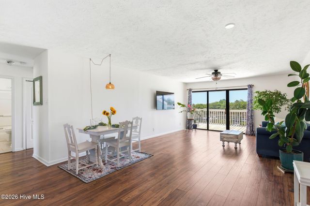 105 Teakwood Drive Apt 702, Carolina Beach, NC 28428
