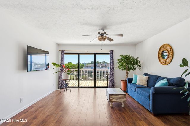 105 Teakwood Drive Apt 702, Carolina Beach, NC 28428