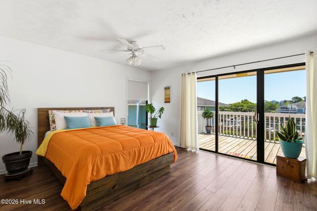 105 Teakwood Drive Apt 702, Carolina Beach, NC 28428