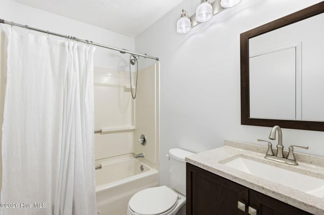 105 Teakwood Drive Apt 702, Carolina Beach, NC 28428