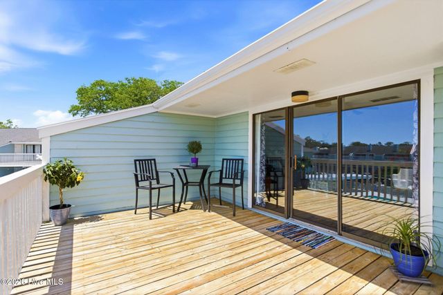 105 Teakwood Drive Apt 702, Carolina Beach, NC 28428