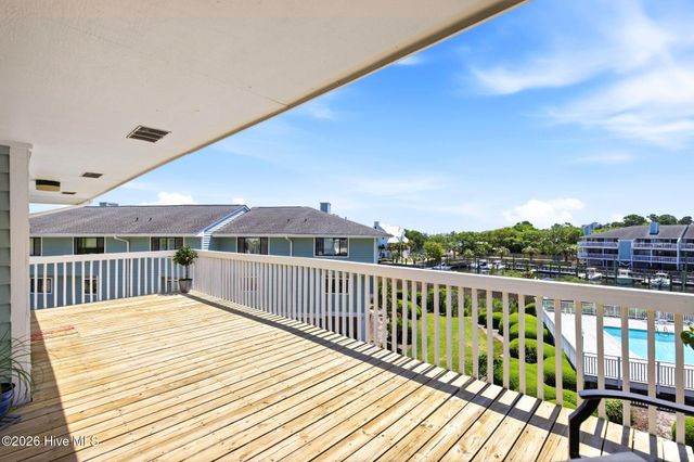 105 Teakwood Drive Apt 702, Carolina Beach, NC 28428