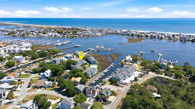 105 Teakwood Drive Apt 702, Carolina Beach, NC 28428