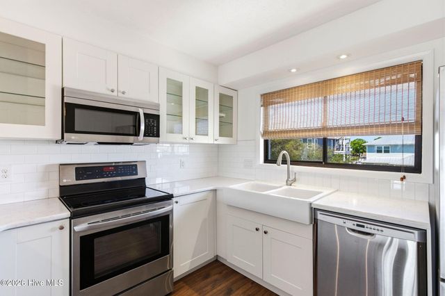 105 Teakwood Drive Apt 702, Carolina Beach, NC 28428