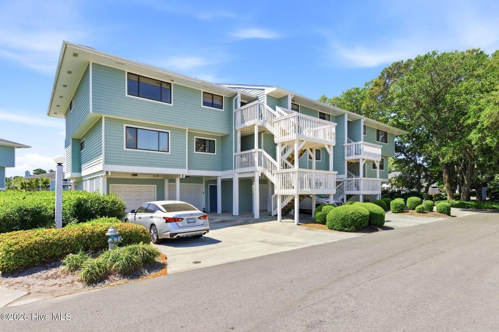 105 Teakwood Drive Apt 702, Carolina Beach, NC 28428
