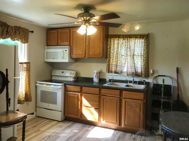 2004 N 22ND Street, Springfield, IL 62702