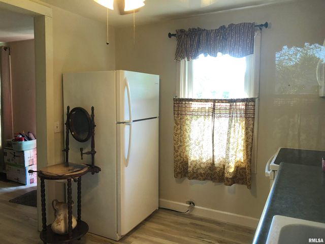 2004 N 22ND Street, Springfield, IL 62702