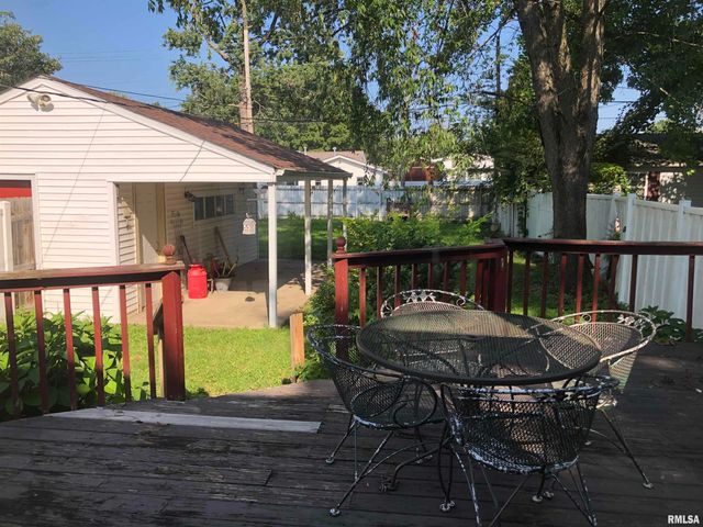 2004 N 22ND Street, Springfield, IL 62702