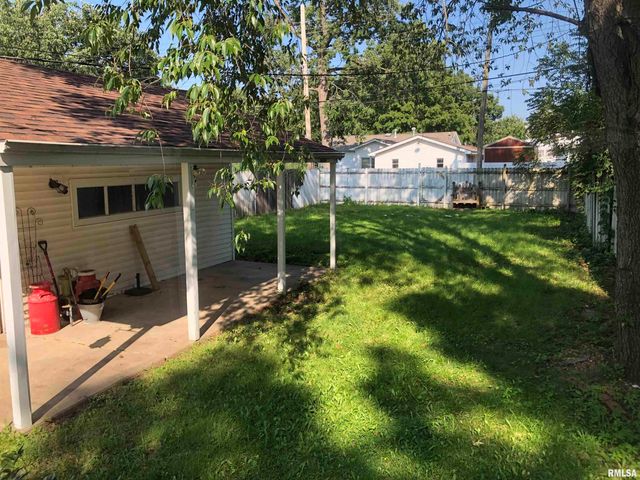 2004 N 22ND Street, Springfield, IL 62702