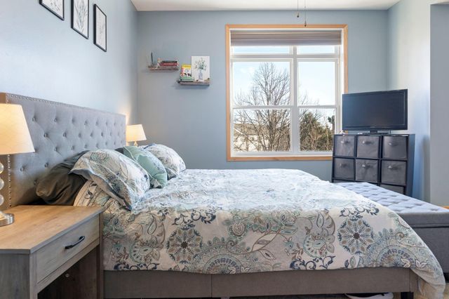 7413 Zane Avenue N, Brooklyn Park, MN 55443