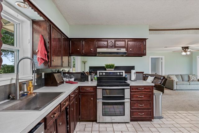 800 Vz County Road 4105, Canton, TX 75103