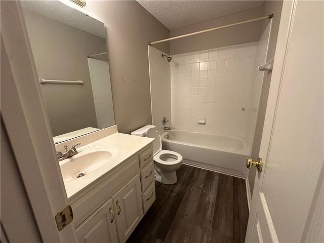 17571 W 162nd Street, Olathe, KS 66062